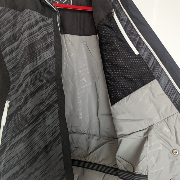 NWT 509 Range Insulated Jacket, Black Ops, 2XL - Picture 10 of 11